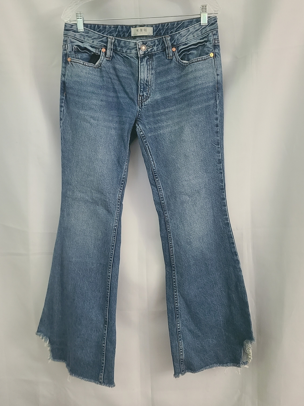 We The Free Sz 27 Blue Medium Wash Denim Bootcut Raw Hem Casual Jean